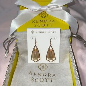 KENDRA SCOTT ROSE GOLD EARRINGS